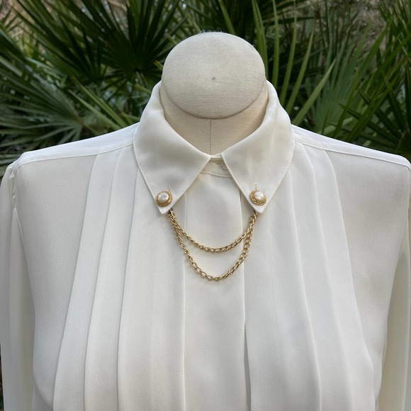 90s Cream Blouse Pleat Front Collar Chain Volup by Laura and Jane - Picture 3 of 10